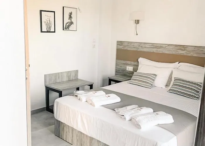 Siblings Nikiti (Sithonia)