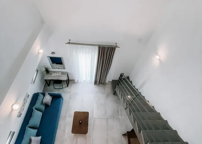 Siblings Nikiti (Sithonia)