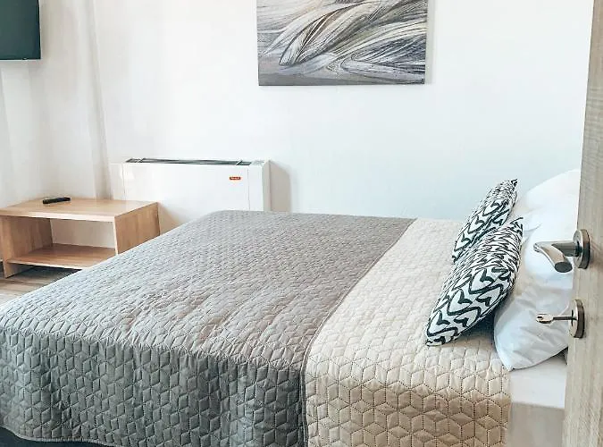 Siblings ניקיטי