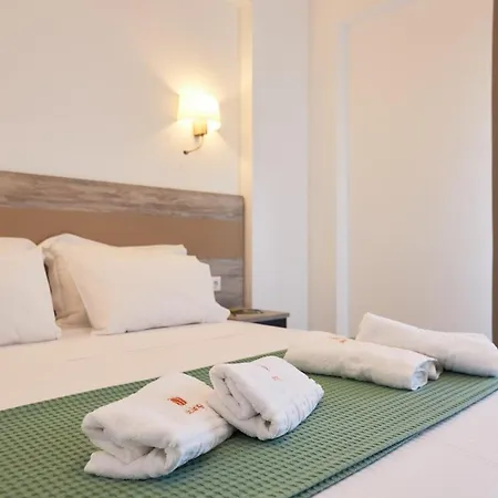 Siblings * Nikiti (Sithonia)