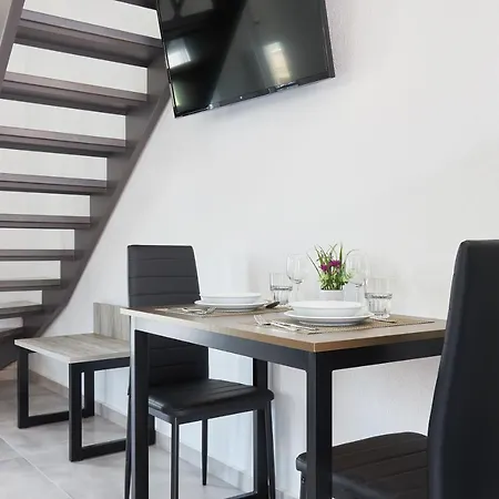 Siblings * Nikiti (Sithonia)