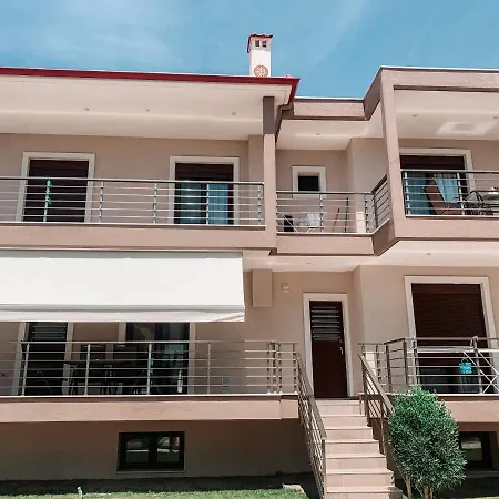 Siblings Daire Nikiti (Sithonia)