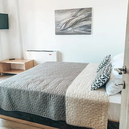 Siblings Nikiti (Sithonia)